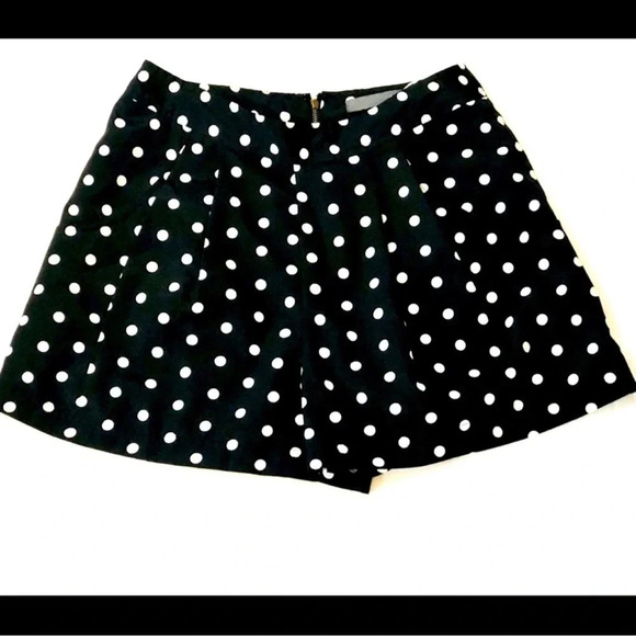 XXI FOREVER 21 BLACK & WHITE POLKA DOT SHORTS PLEATED WAIST POCKETS SIZE XSMALL - Picture 1 of 11